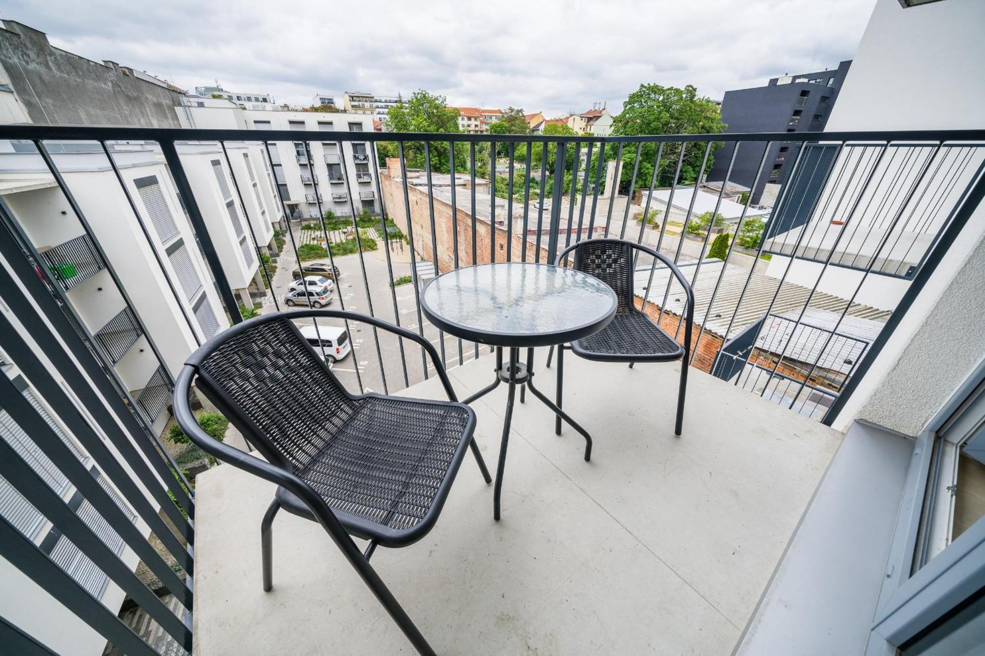 Street Apartments Brno Center Exterior photo